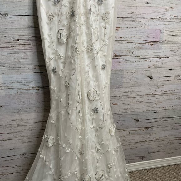 BHLDN Lotus Threads Jill Gown Wedding Dress White Beaded Size 6 - Picture 16 of 16